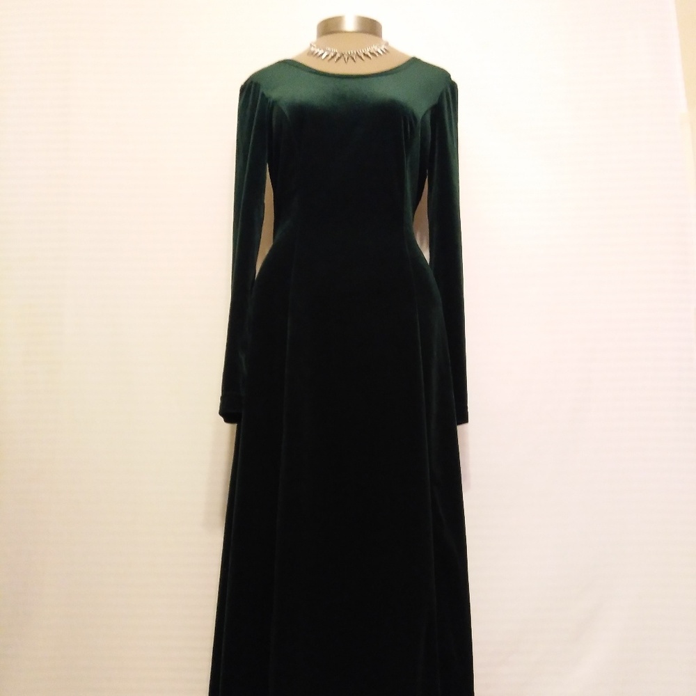 2/$20 CLOSET CLOSING GREEN VELVET DRESS
